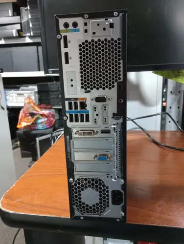Hp Workstation Z2 G4 Intel Xeon E-2104g Ssd256 + 1tb 32gb 256 Gb 32 Gb Nvidia Gt730 4gb - Imagen 3