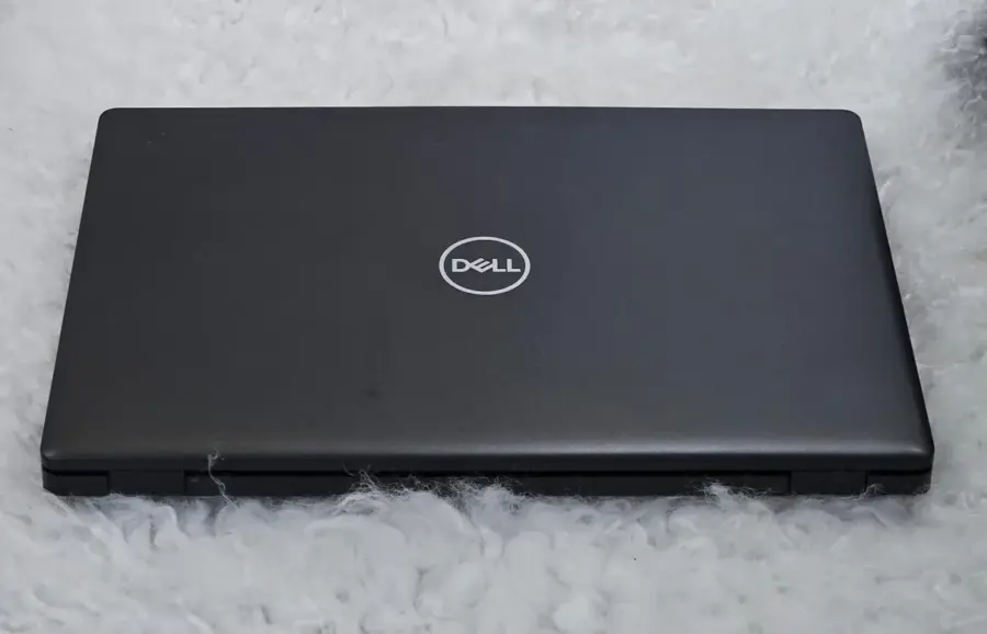 Detalle de Dell Latitude 5400