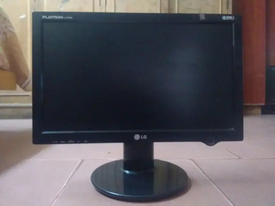 Detalle de Monitor 19 Pulgadas VGA Lcd 19 pulgadas